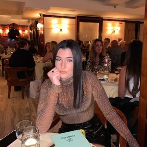 Meet your Posher, Ava